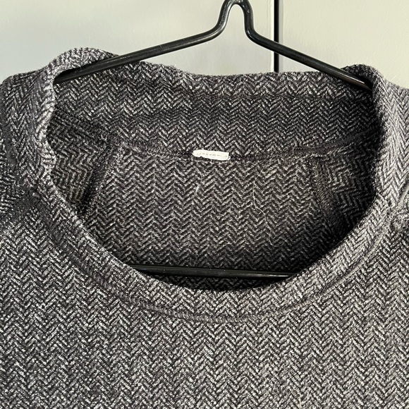 SOLD - Lululemon Think Fast LS Top 4 Black Herringbone - Picture 9 of 11